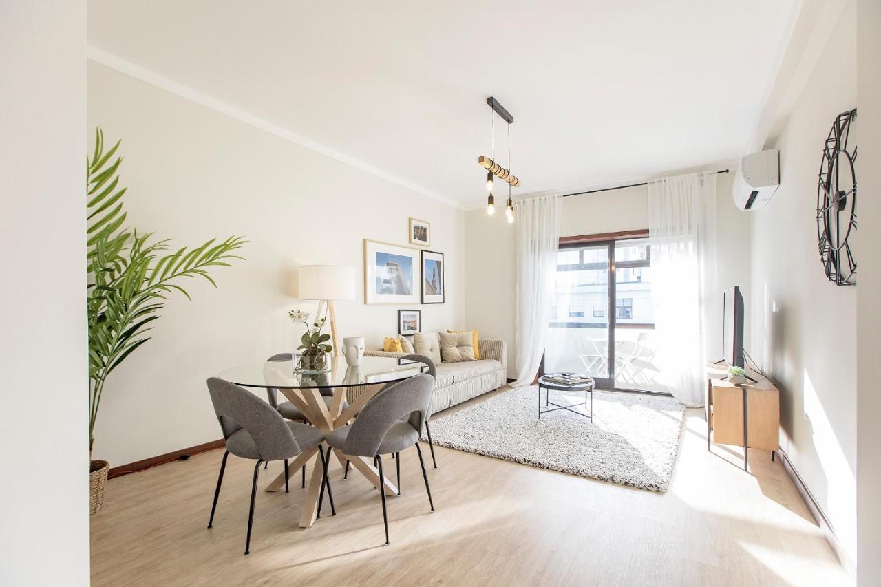 פורטו 2Br Flat In Bonfim W/ Ac & Balcony By Lovelystay מראה חיצוני תמונה